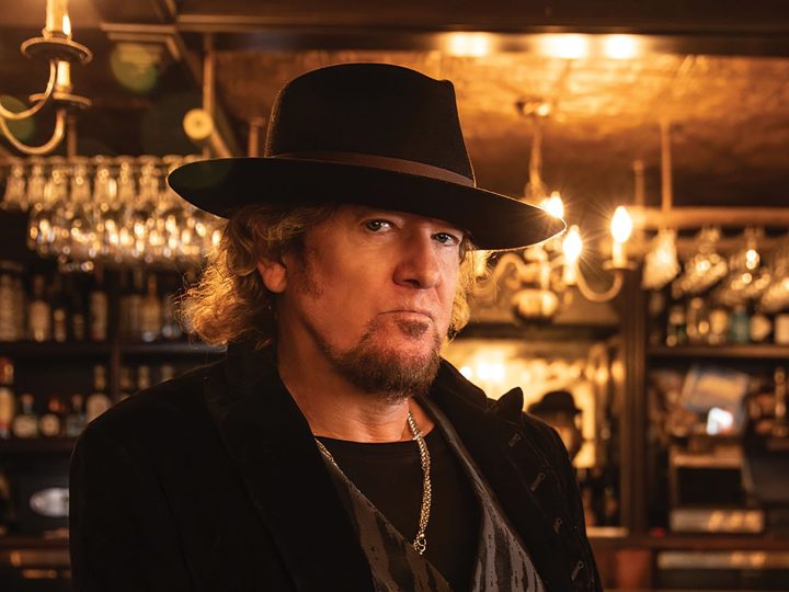 Com Adrian Smith, Bodebrown lança nova cerveja com o Iron Maiden